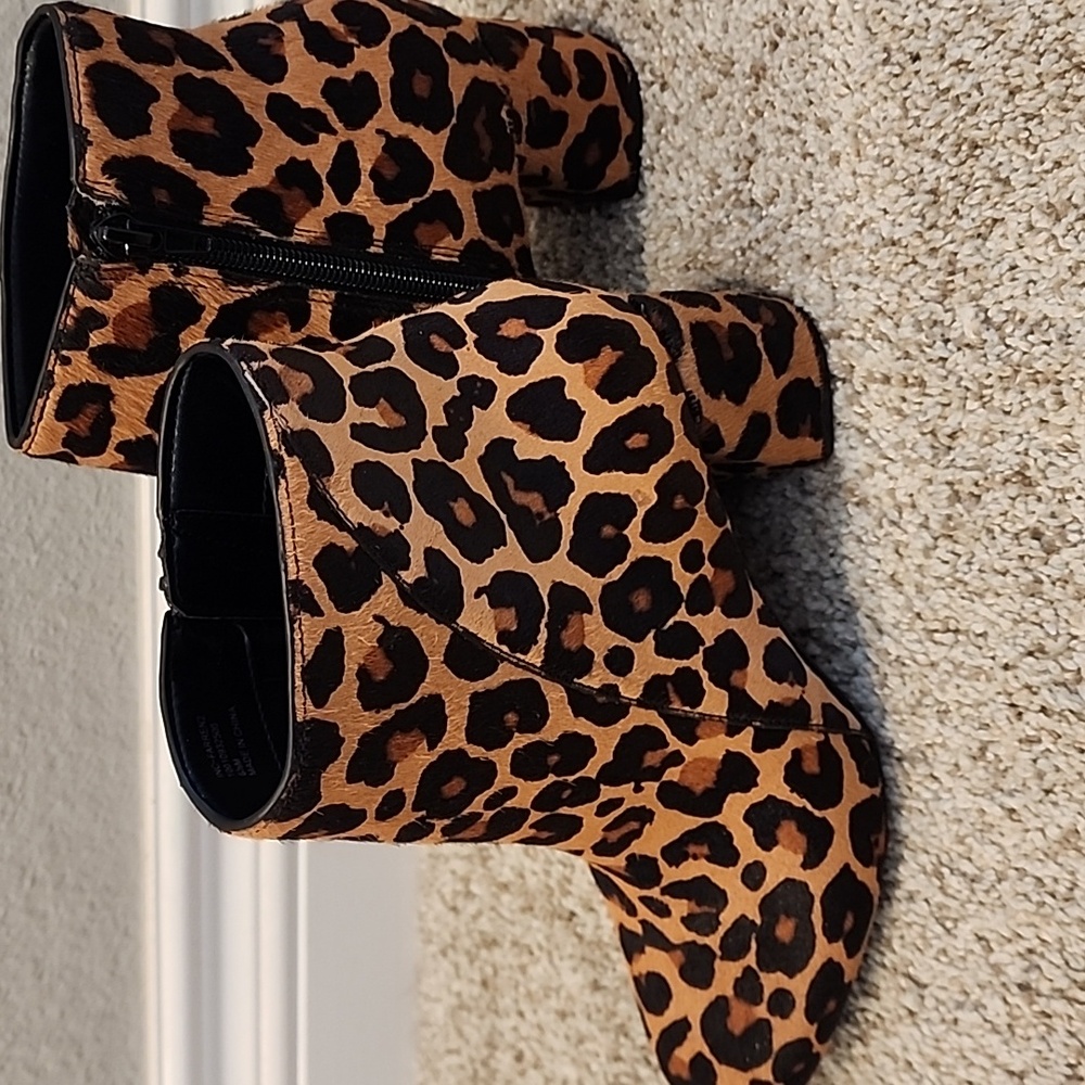 INC Real Fur Leopard Zip Ankle Booties Size 6.5 Never Worn - Picture 2 of 5